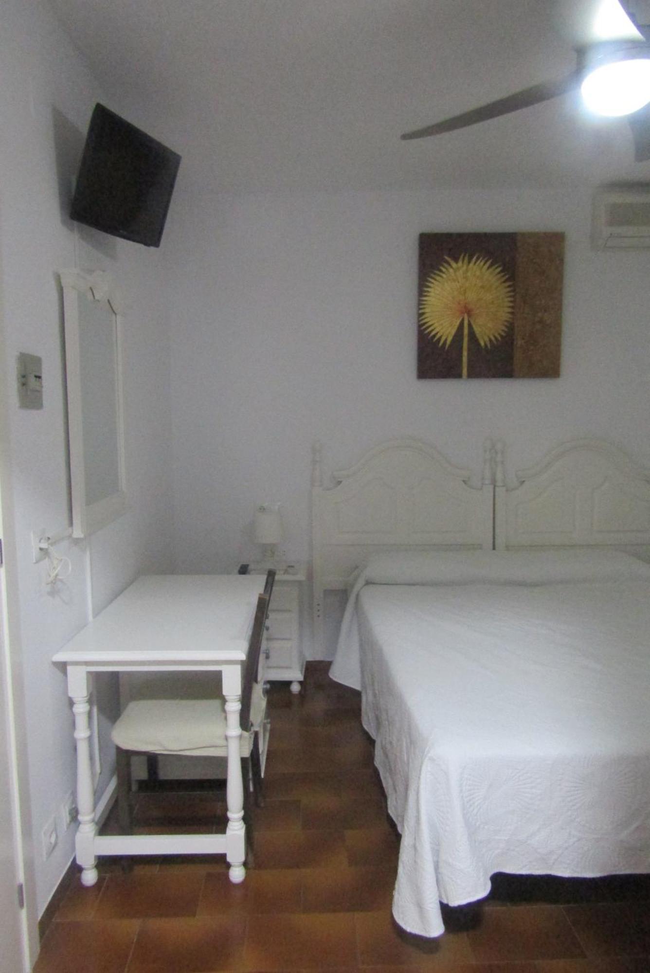 Hostal Andalucia Альмуньекар Экстерьер фото