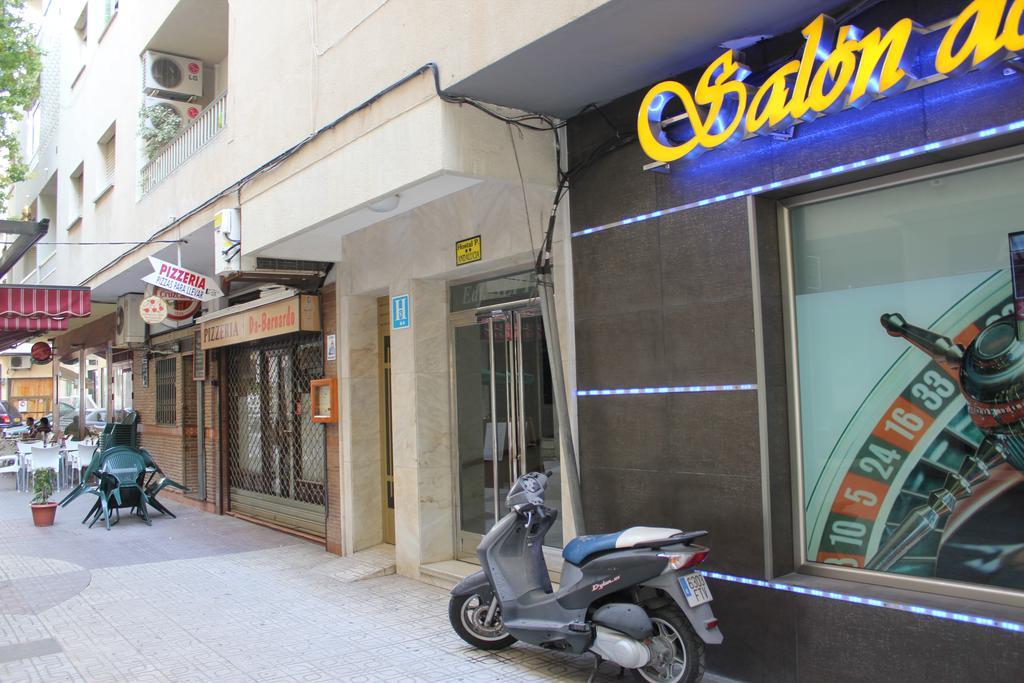 Hostal Andalucia Альмуньекар Экстерьер фото