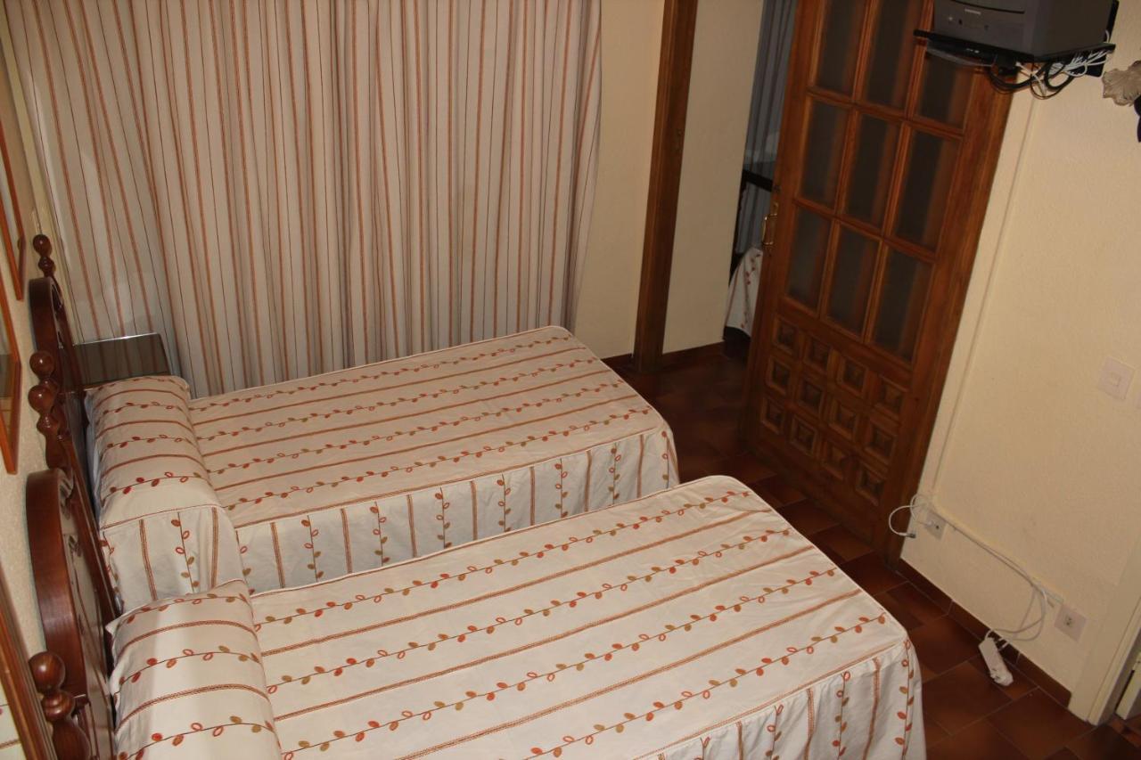 Hostal Andalucia Альмуньекар Номер фото